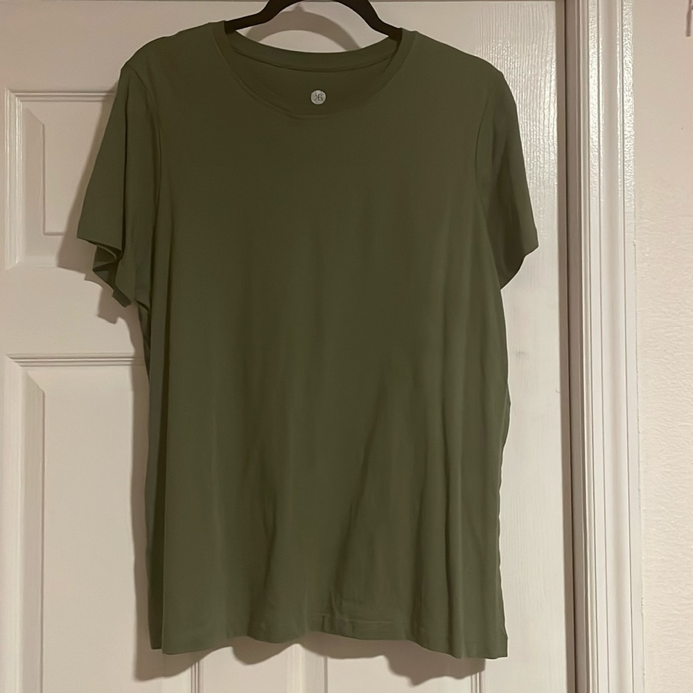 Kindred Bravely Maternity and Nursing Top
